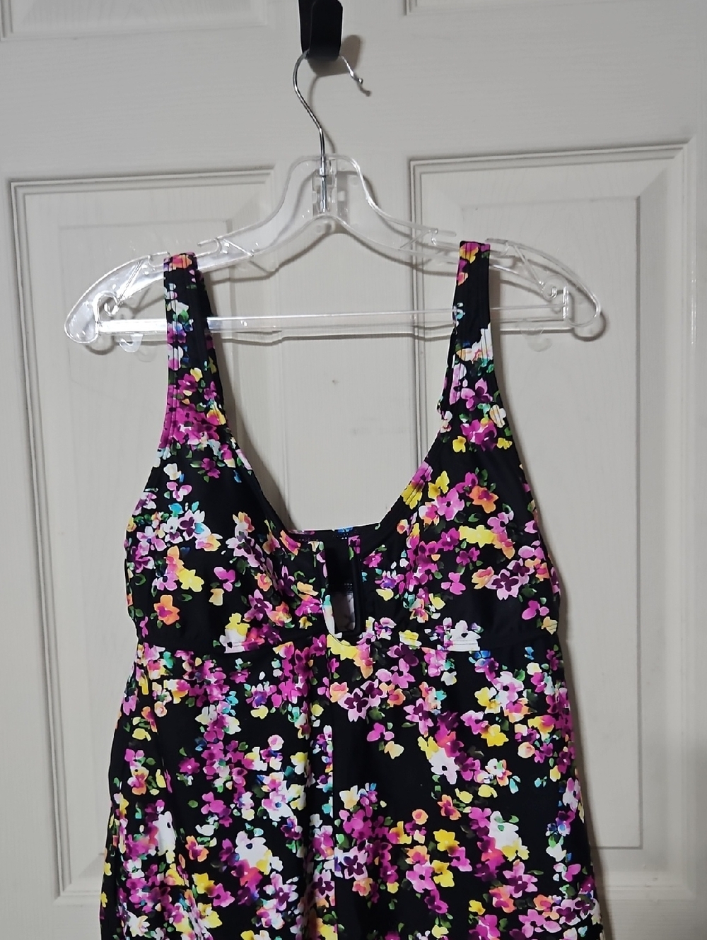 LANDS' END BLACK FLORAL TANKINI TOP: NEW WITH TAGS: SIZE 10